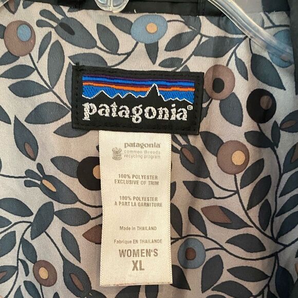 Patagonia Sz XL Black Long Winter Quilted Pocket Front Zipper Coat Jacket - Picture 4 of 8